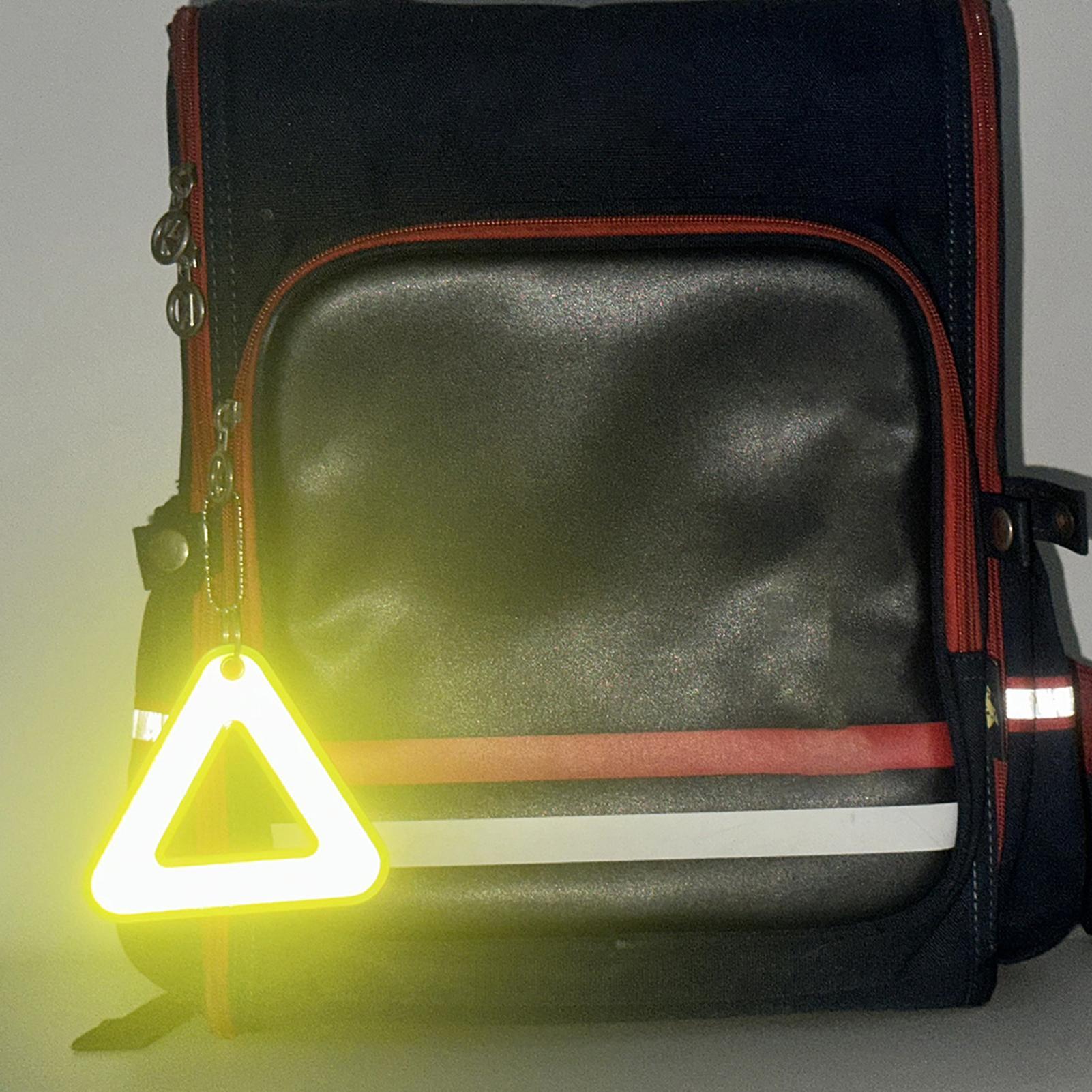 Triangle Reflective Pendants H - High And Running Gear recension och pris